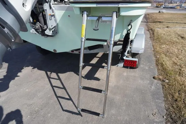 Slide: The Image of Bayliner Trophy T22SC 2025 - 69