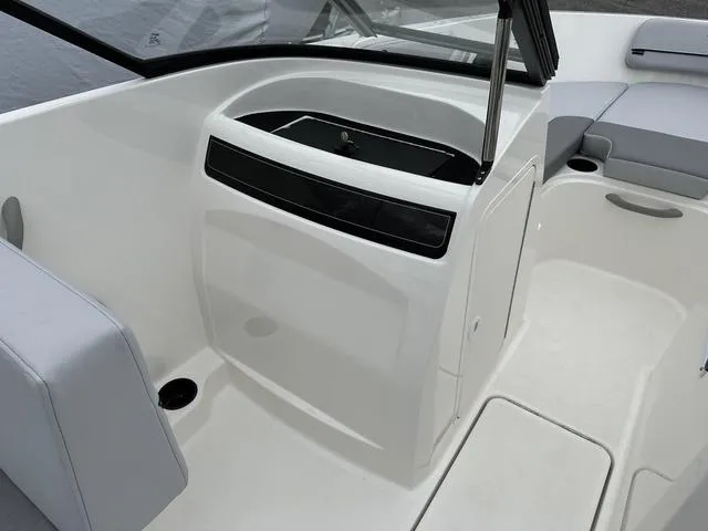 Slide: The Image of Bayliner VR4 Bowrider OB 2025 - 25