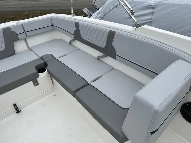 Slide: The Image of Bayliner VR4 Bowrider OB 2025 - 27
