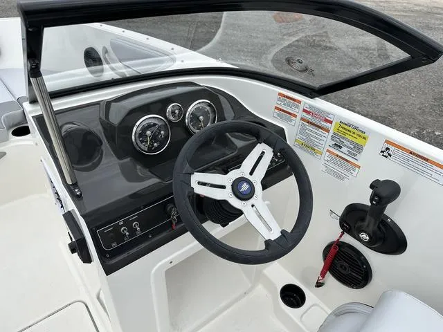 Slide: The Image of Bayliner VR4 Bowrider OB 2025 - 36