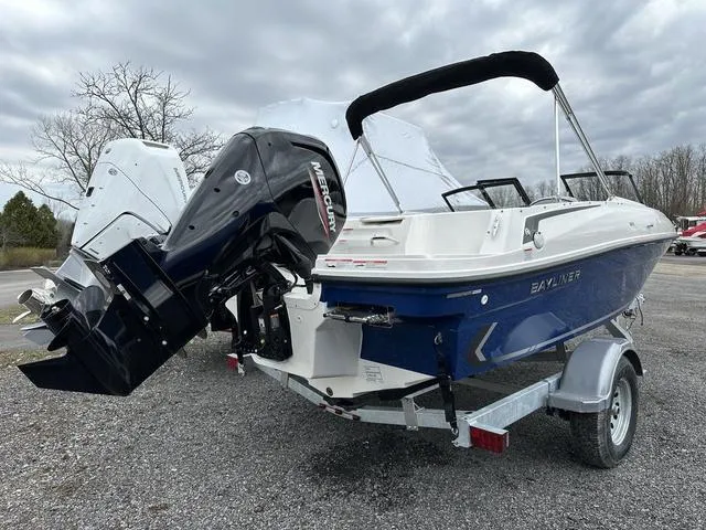 Slide: The Image of Bayliner VR4 Bowrider OB 2025 - 7
