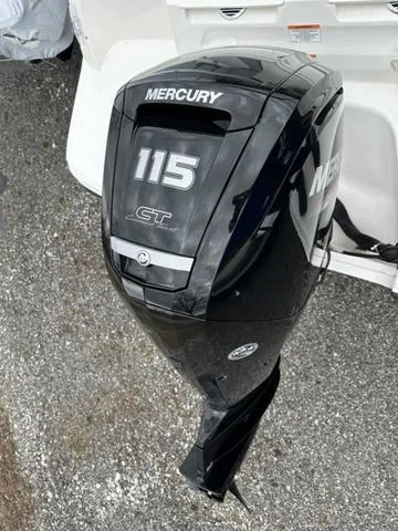 Slide: The Image of Bayliner VR4 Bowrider OB 2025 - 8