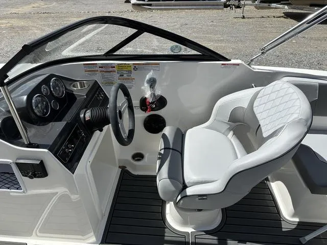 Slide: The Image of Bayliner VR4 Bowrider OB 2025 - 16