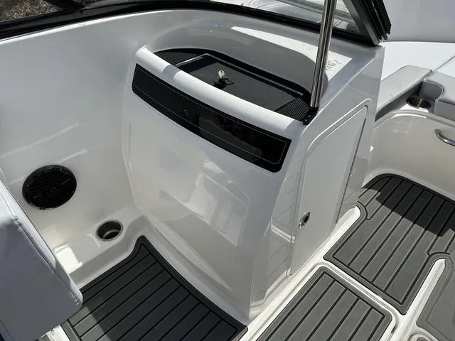 Slide: The Image of Bayliner VR4 Bowrider OB 2025 - 19