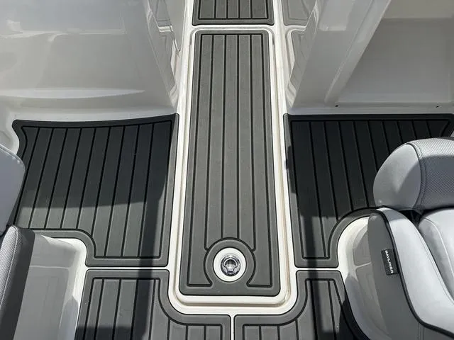 Slide: The Image of Bayliner VR4 Bowrider OB 2025 - 24