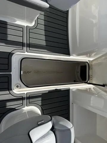 Slide: The Image of Bayliner VR4 Bowrider OB 2025 - 25