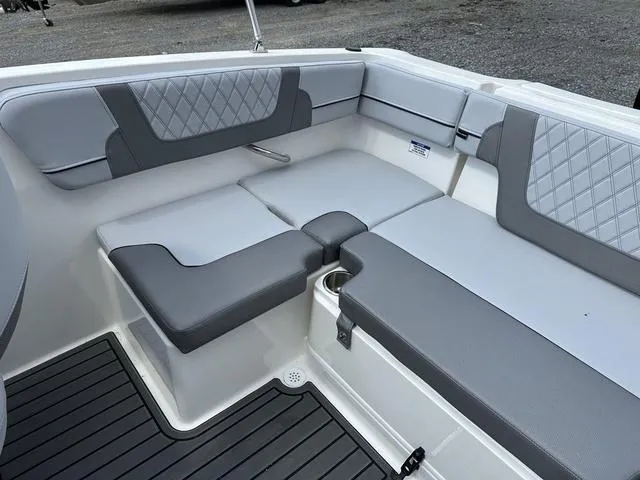 Slide: The Image of Bayliner VR4 Bowrider OB 2025 - 33