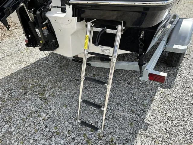 Slide: The Image of Bayliner VR4 Bowrider OB 2025 - 39