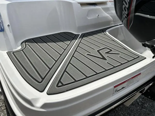 Slide: The Image of Bayliner VR4 Bowrider OB 2025 - 40