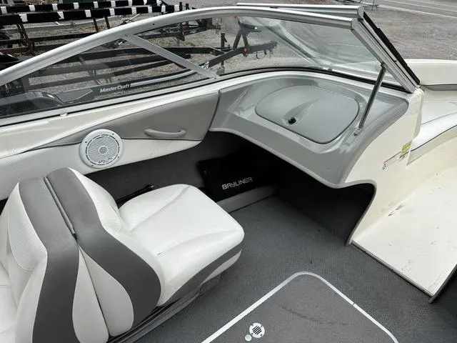 Slide: The Image of Bayliner 205 2007 - 13