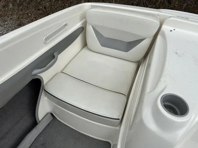 Slide: The Image of Bayliner 205 2007 - 18