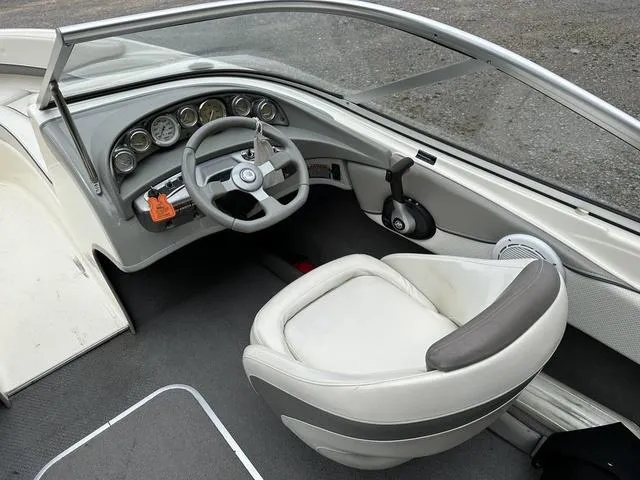 Slide: The Image of Bayliner 205 2007 - 8