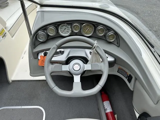 Slide: The Image of Bayliner 205 2007 - 9