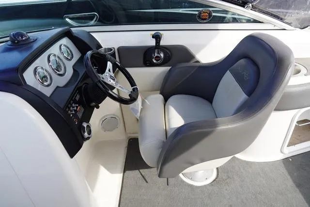 Slide: The Image of Sea Ray 240 Sundeck 2011 - 17