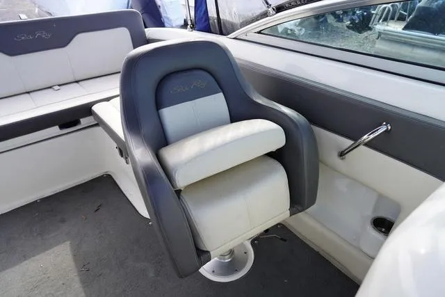 Slide: The Image of Sea Ray 240 Sundeck 2011 - 20