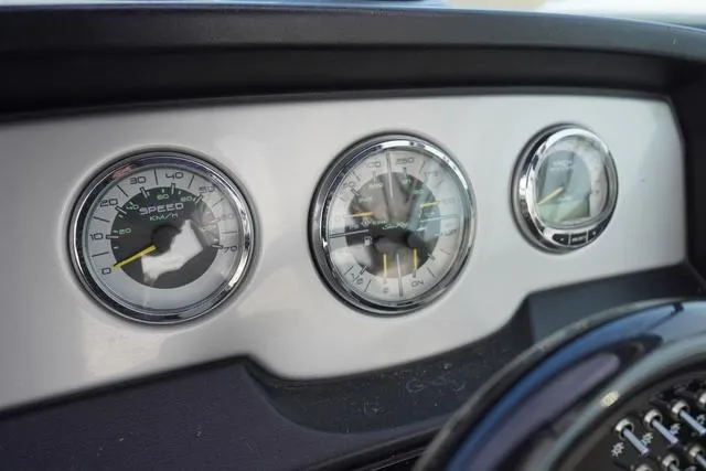 Slide: The Image of Sea Ray 240 Sundeck 2011 - 22