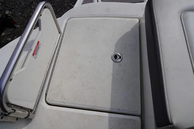 Slide: The Image of Sea Ray 240 Sundeck 2011 - 27