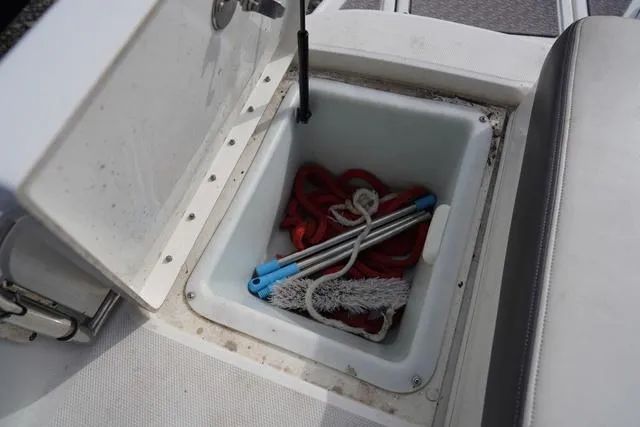 Slide: The Image of Sea Ray 240 Sundeck 2011 - 28