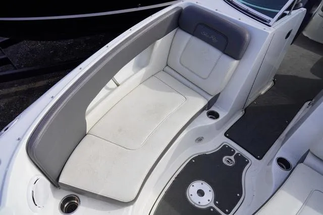 Slide: The Image of Sea Ray 240 Sundeck 2011 - 8