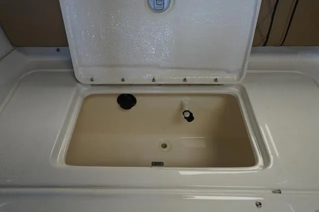 Slide: The Image of Bayliner D20 2025 - 17