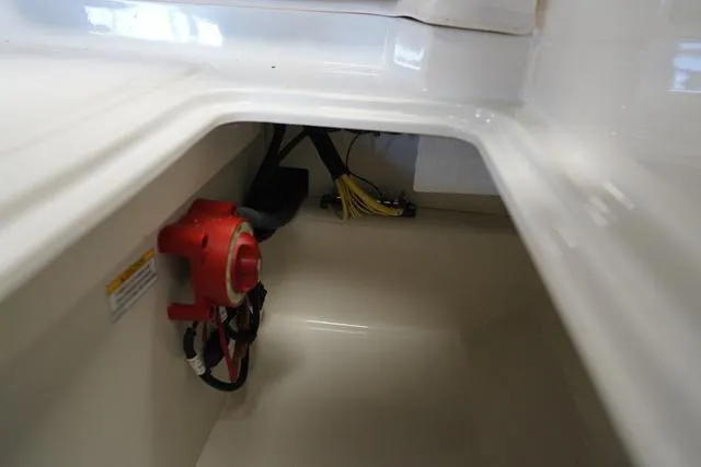 Slide: The Image of Bayliner D20 2025 - 20