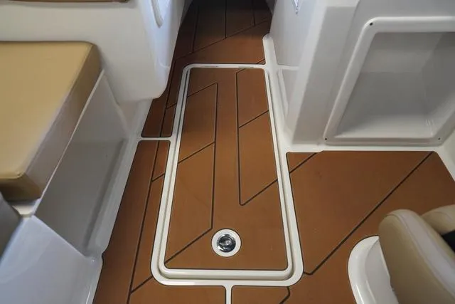 Slide: The Image of Bayliner D20 2025 - 24