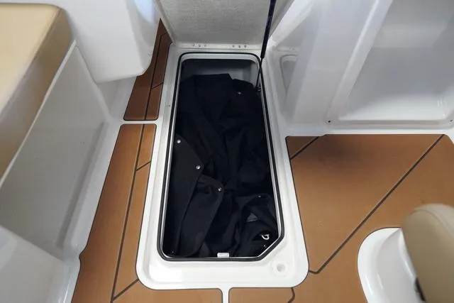 Slide: The Image of Bayliner D20 2025 - 25