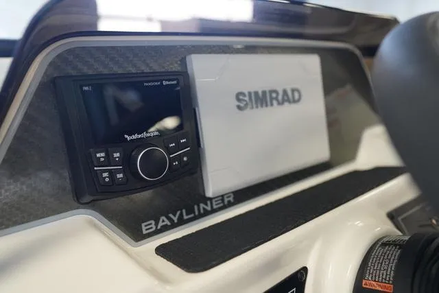 Slide: The Image of Bayliner D20 2025 - 29