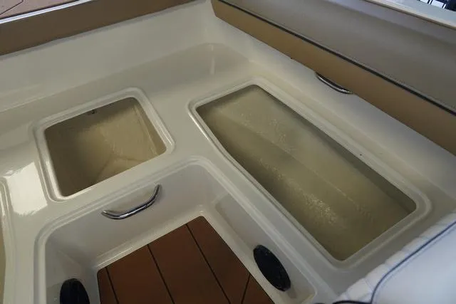 Slide: The Image of Bayliner D20 2025 - 37