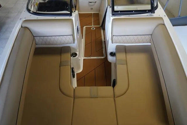 Slide: The Image of Bayliner D20 2025 - 40