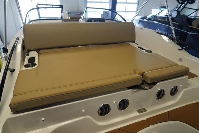 Slide: The Image of Bayliner D20 2025 - 47