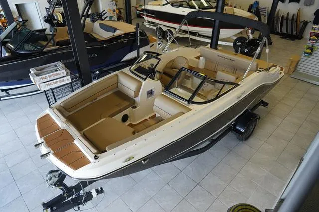 Slide: The Image of Bayliner D20 2025 - 5