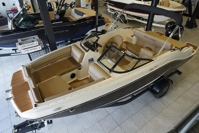 Slide: The Image of Bayliner D20 2025 - 6