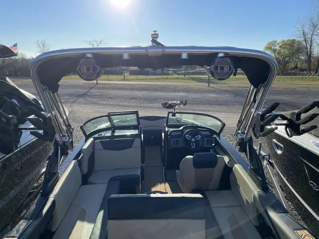 Slide: The Image of MasterCraft NXT23 2023 - 10