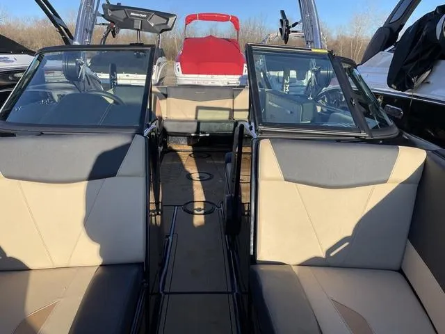 Slide: The Image of MasterCraft NXT23 2023 - 18