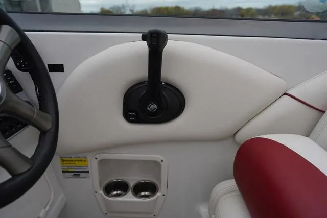 Slide: The Image of Crownline Boats 250cr 2008 - 32