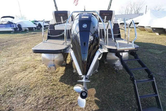 Slide: The Image of Barletta Lusso L25M 2024 - 12