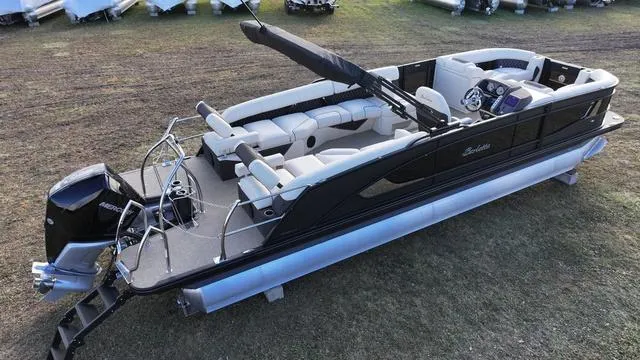 Slide: The Image of Barletta Lusso L25M 2024 - 14