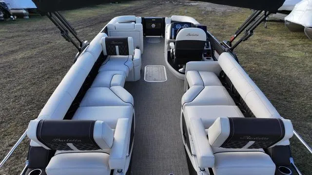 Slide: The Image of Barletta Lusso L25M 2024 - 19