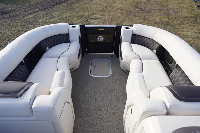 Slide: The Image of Barletta Lusso L25M 2024 - 35