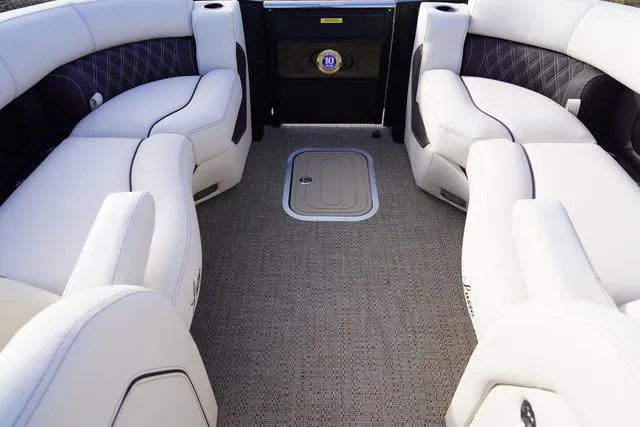 Slide: The Image of Barletta Lusso L25M 2024 - 36