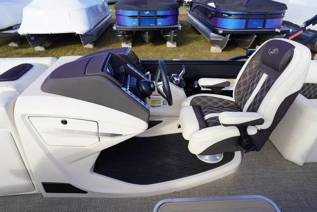 Slide: The Image of Barletta Lusso L25M 2024 - 39