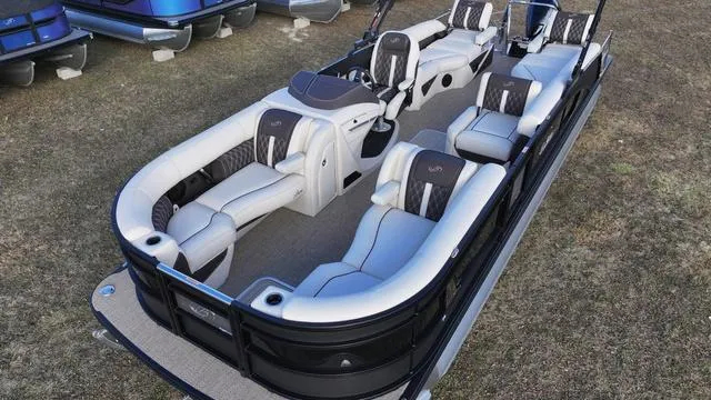 Slide: The Image of Barletta Lusso L25M 2024 - 4