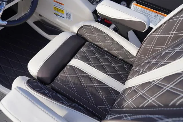 Slide: The Image of Barletta Lusso L25M 2024 - 52