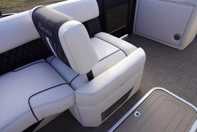 Slide: The Image of Barletta Lusso L25M 2024 - 53