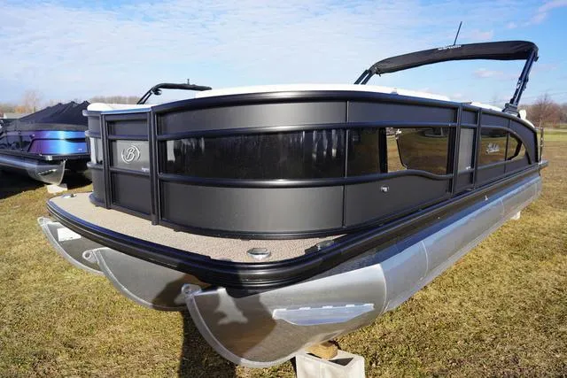 Slide: The Image of Barletta Lusso L25M 2024 - 7