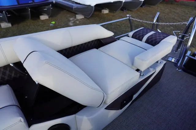 Slide: The Image of Barletta Lusso L25M 2024 - 82