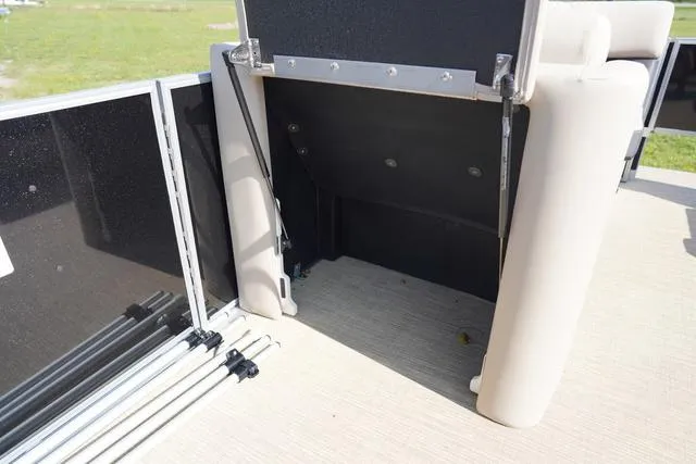 Slide: The Image of Harris Cruiser 230 FC 2025 - 19