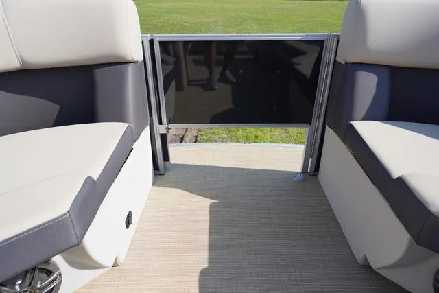 Slide: The Image of Harris Cruiser 230 FC 2025 - 20