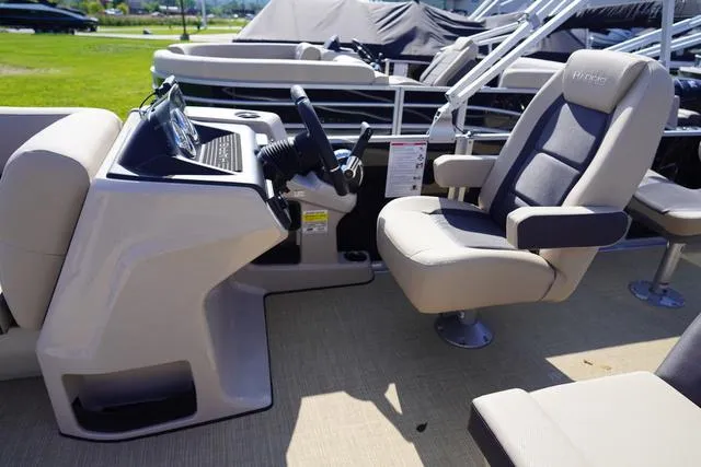 Slide: The Image of Harris Cruiser 230 FC 2025 - 23